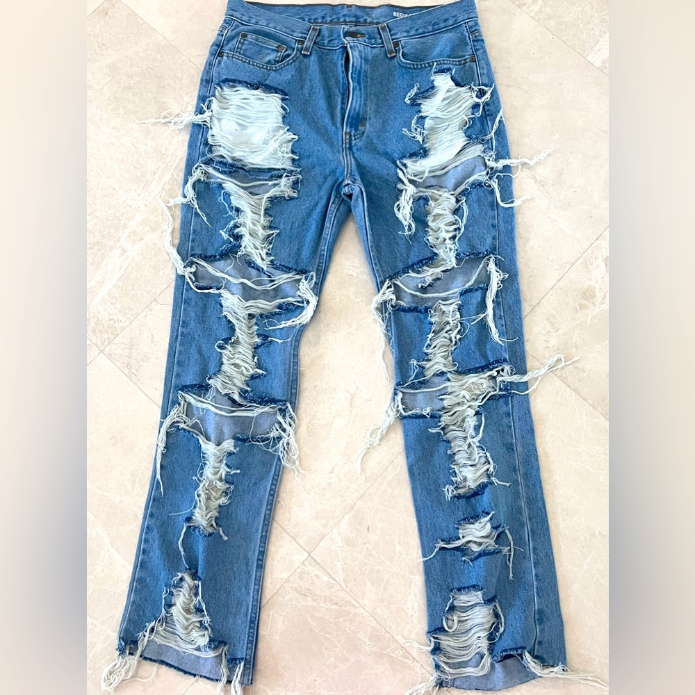 Custom destroyed jeans - Picture 2 of 5